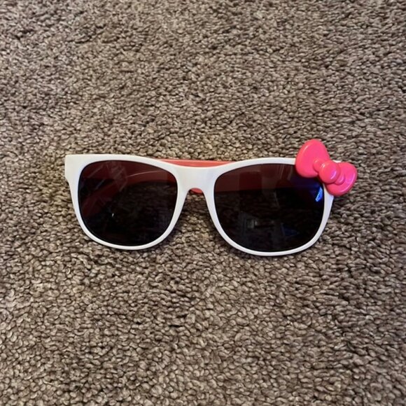 Hello Kitty Toddler Sunglasses - Picture 1 of 1